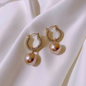 Elegant Women Pearl Earrings